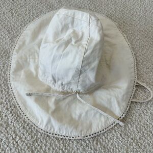 EURO BRAND HAT | CREAM 2-3y EUC